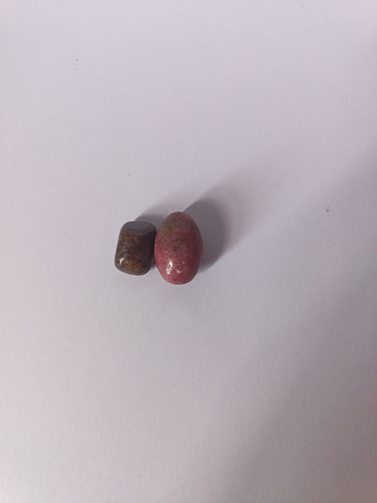 Pierre roulé rhodonite